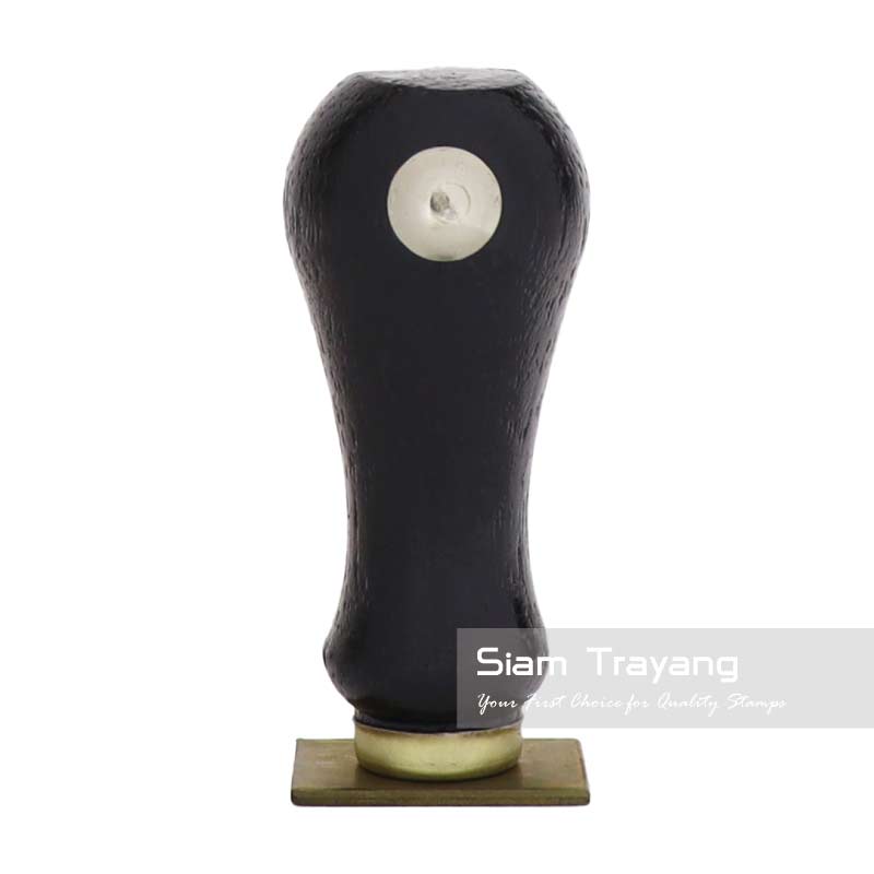 ตรายางด้ามไม้หัวทองเหลือง ขนาด 1624