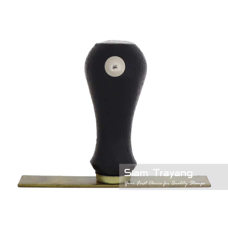 ตรายางด้ามไม้หัวทองเหลือง ขนาด 1688