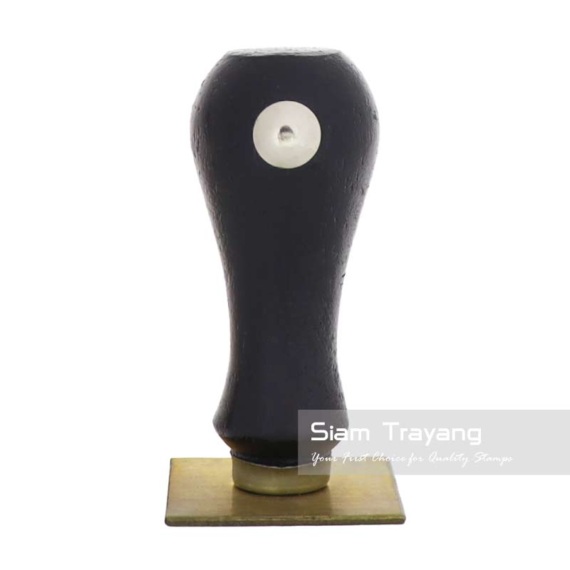 ตรายางด้ามไม้หัวทองเหลือง ขนาด 3232